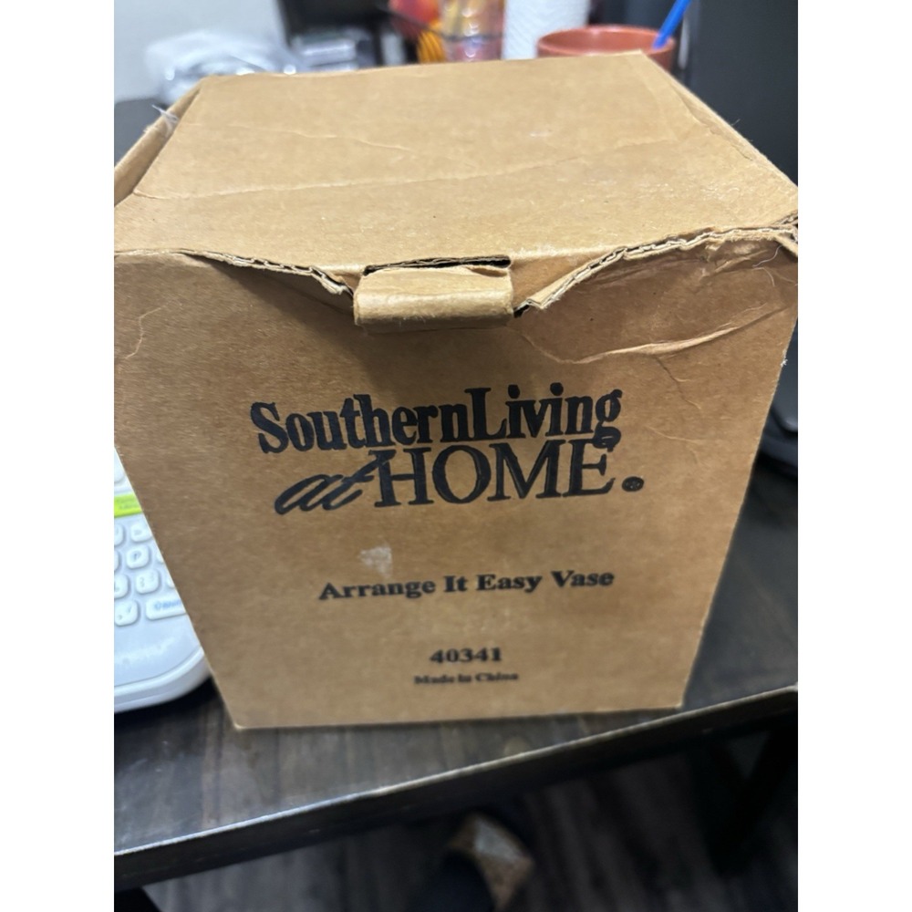 Southern Living At Home "Arrange It Easy" Vase with Flower Frog Green